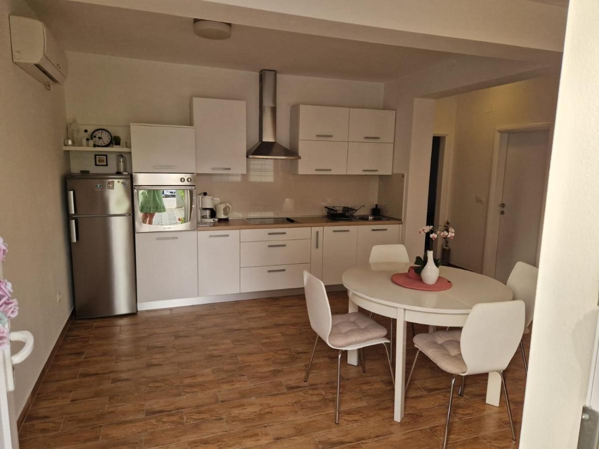 Apartment Dome Biograd Na Moru Exterior photo