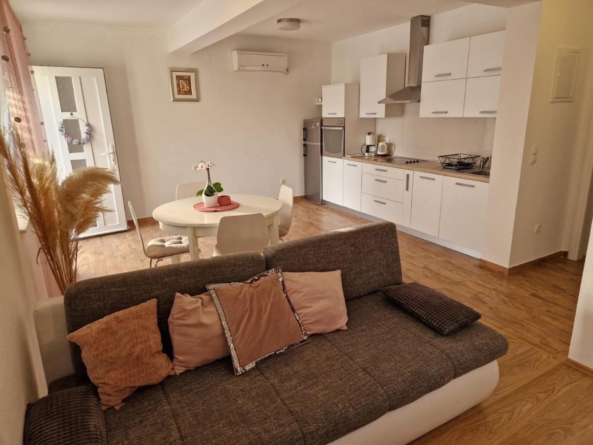 Apartment Dome Biograd Na Moru Exterior photo